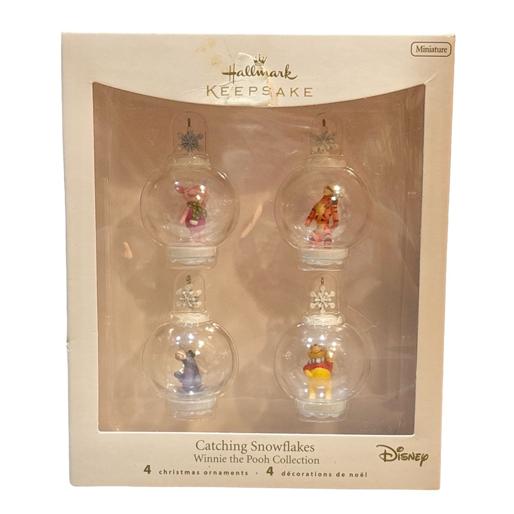 Hallmark Keepsake Catching Snowflakes Miniature Ornament Set Winnie the Pooh